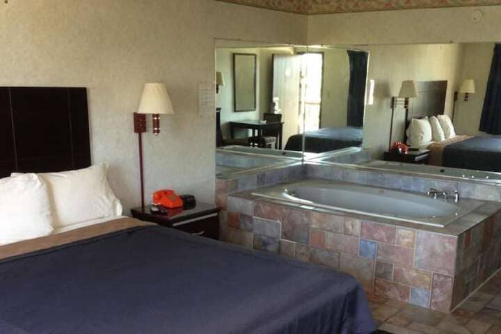 Room 8 of 41