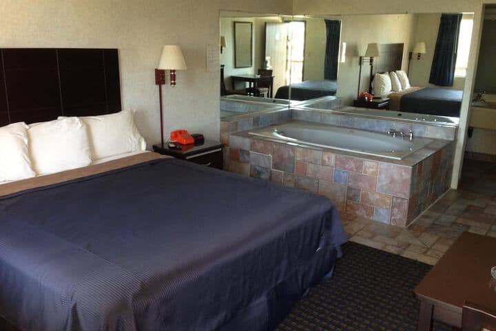 Room 12 of 41